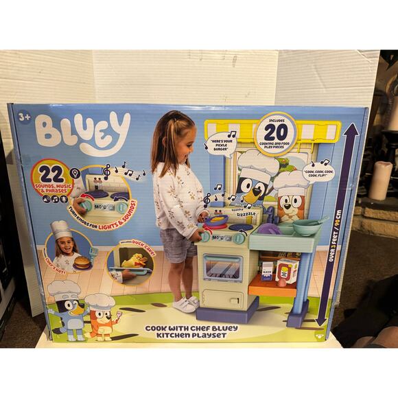 Cook & Clean Kitchen Playset with 20 Play Pieces & Over 20 Music & Light - Picture 2 of 5